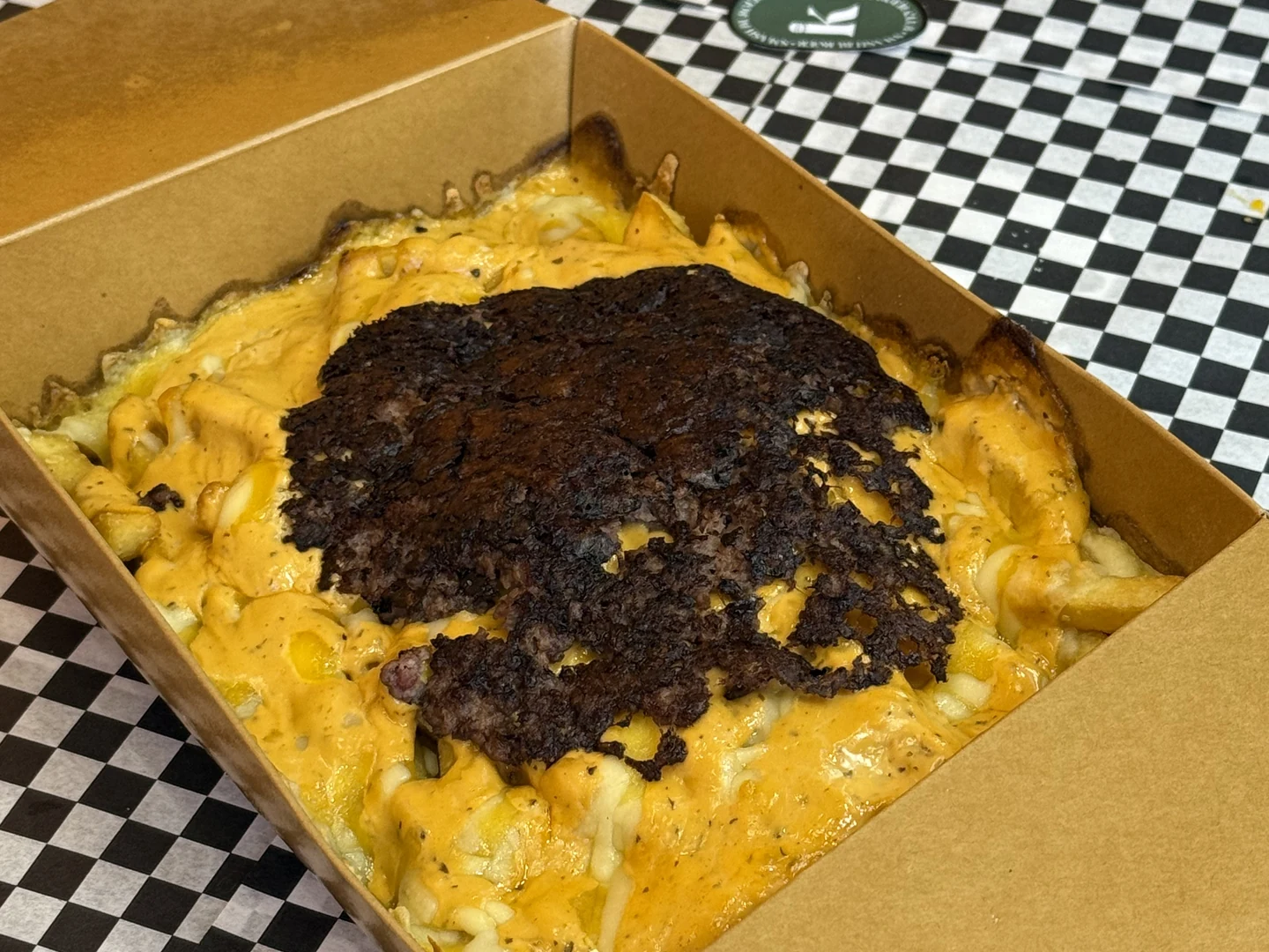 Patatas Premium Fanatiko con queso, bacon y carne smash